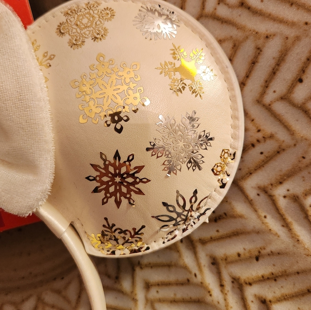 NWT Aldi x Disney 2025 Holiday Collab Snowflake Ears - Picture 4 of 4